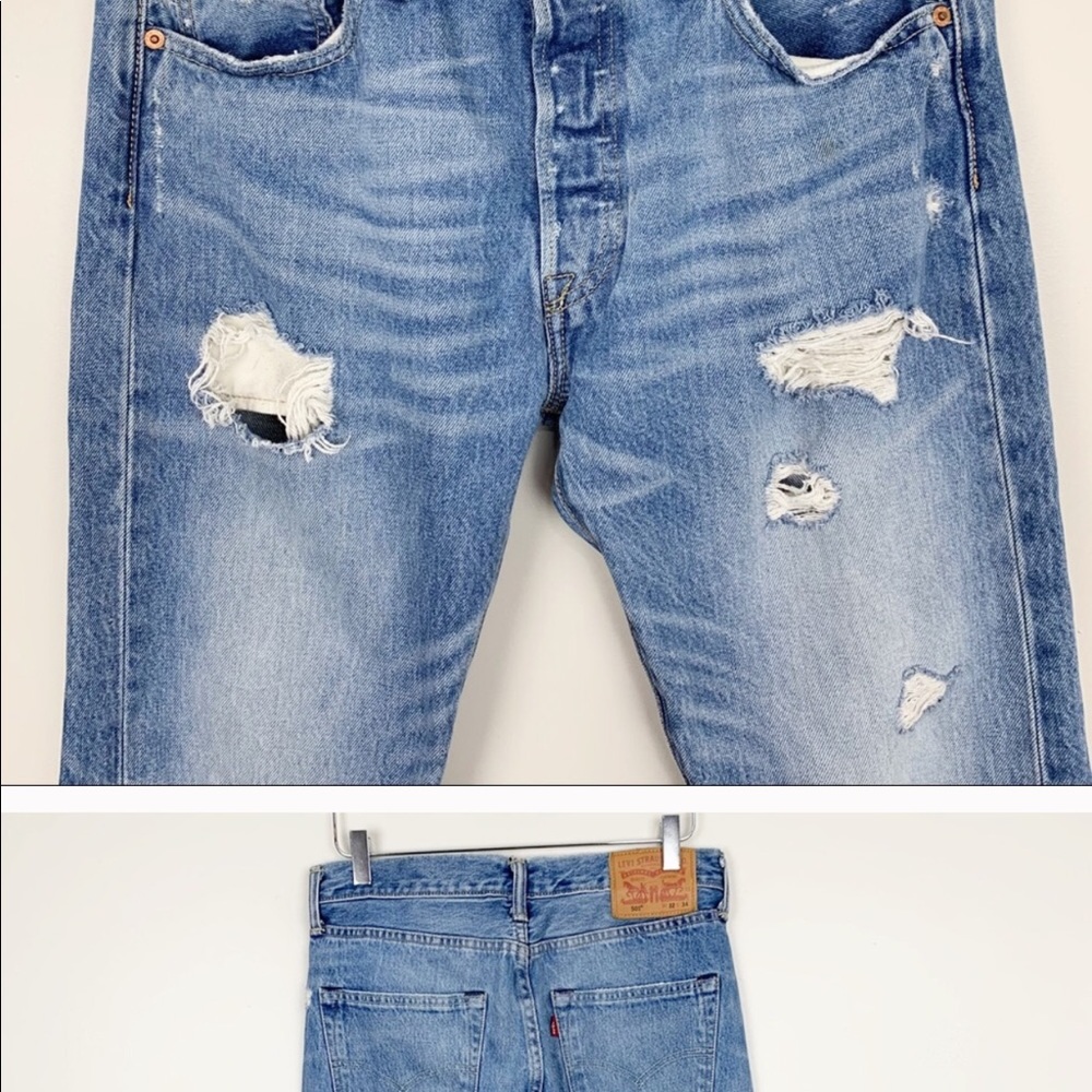 Levi boyfriend cut jeans.